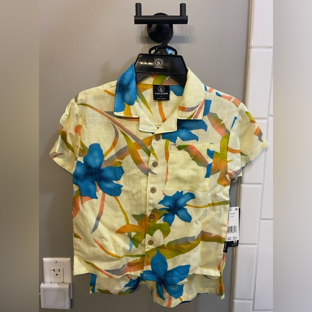 Volcom Tracers Yellow and Blue Floral Set / Boys Size 5 / NWT